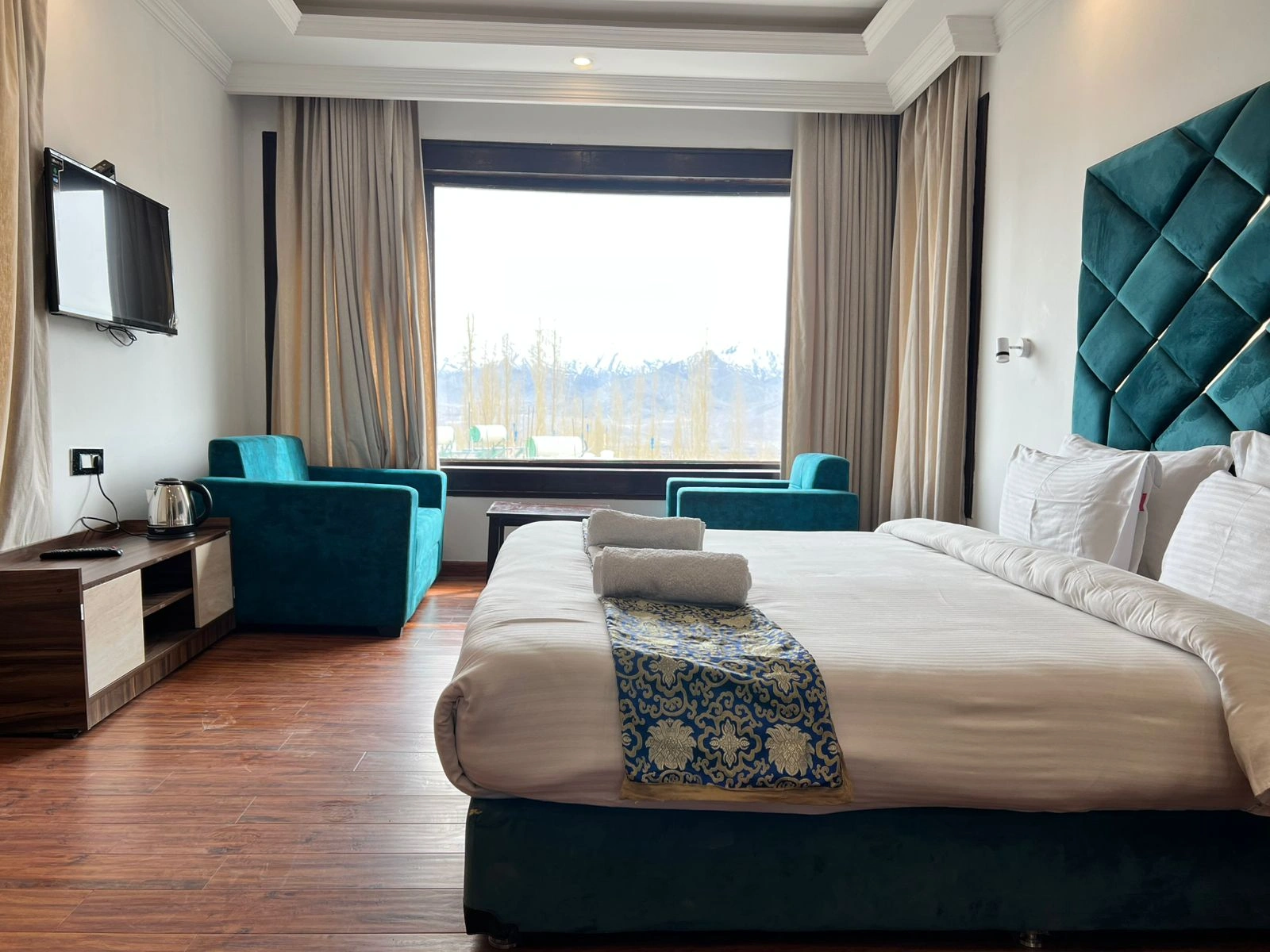 Luxury Cordillera